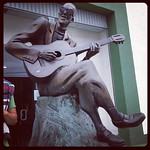 estátua do cantor Cartola
